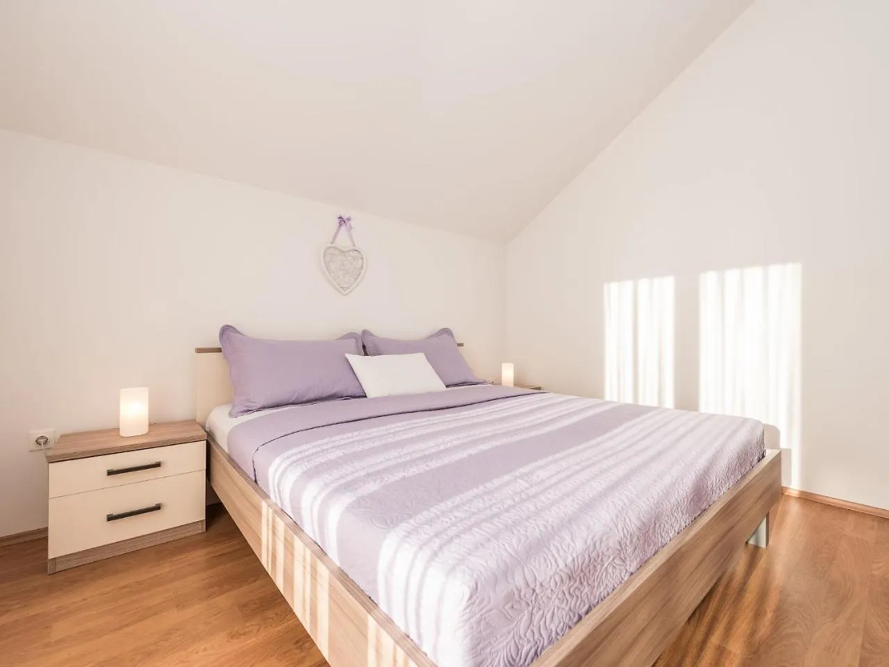 Spacious Apartment With Garden Vrsi