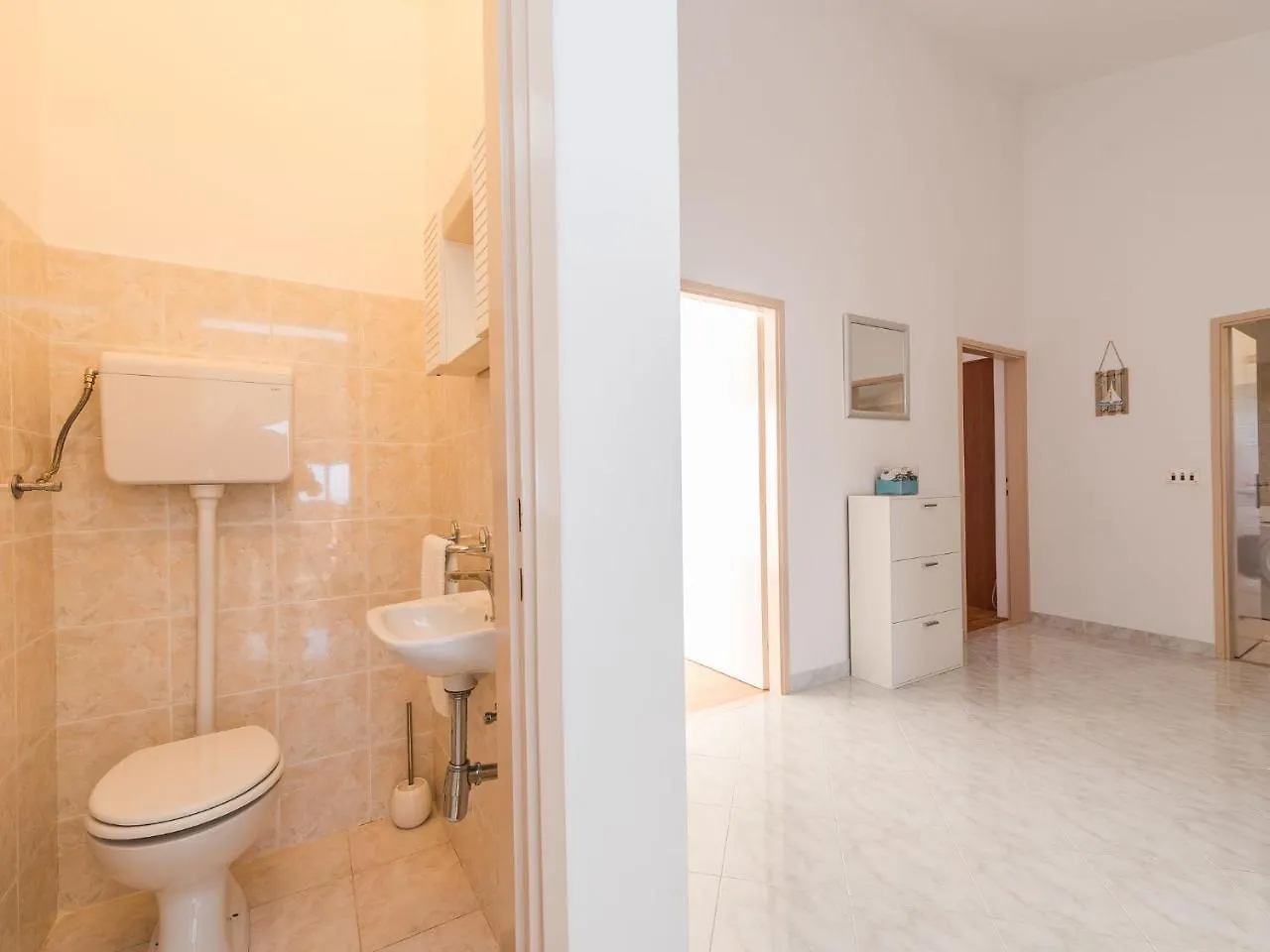 Spacious Apartment With Garden Vrsi