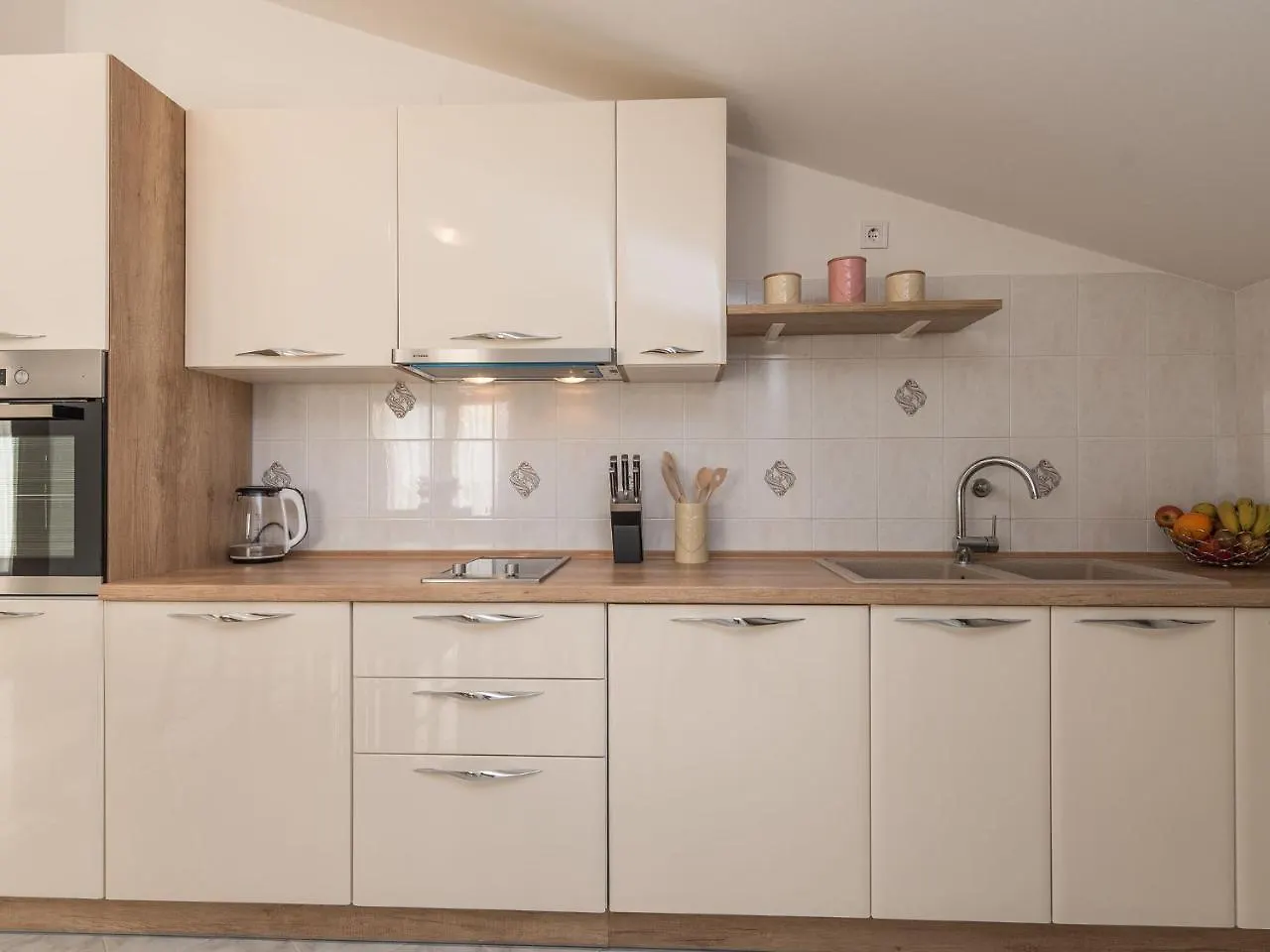 Spacious Apartment With Garden Vrsi Croatia