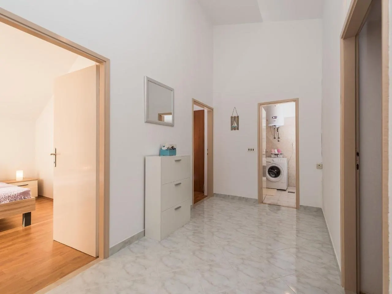 Spacious Apartment With Garden Vrsi